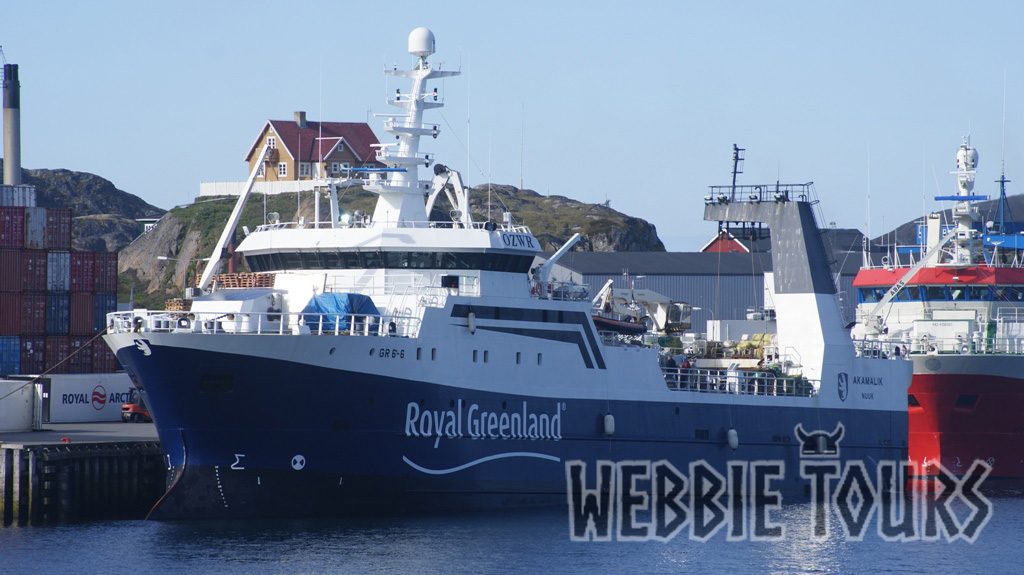 Large cruiser leaving Greenland